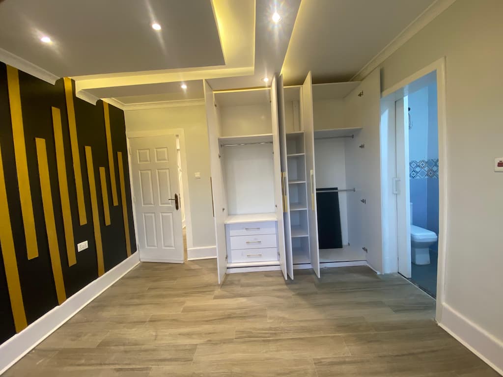 Ensuite Bedroom